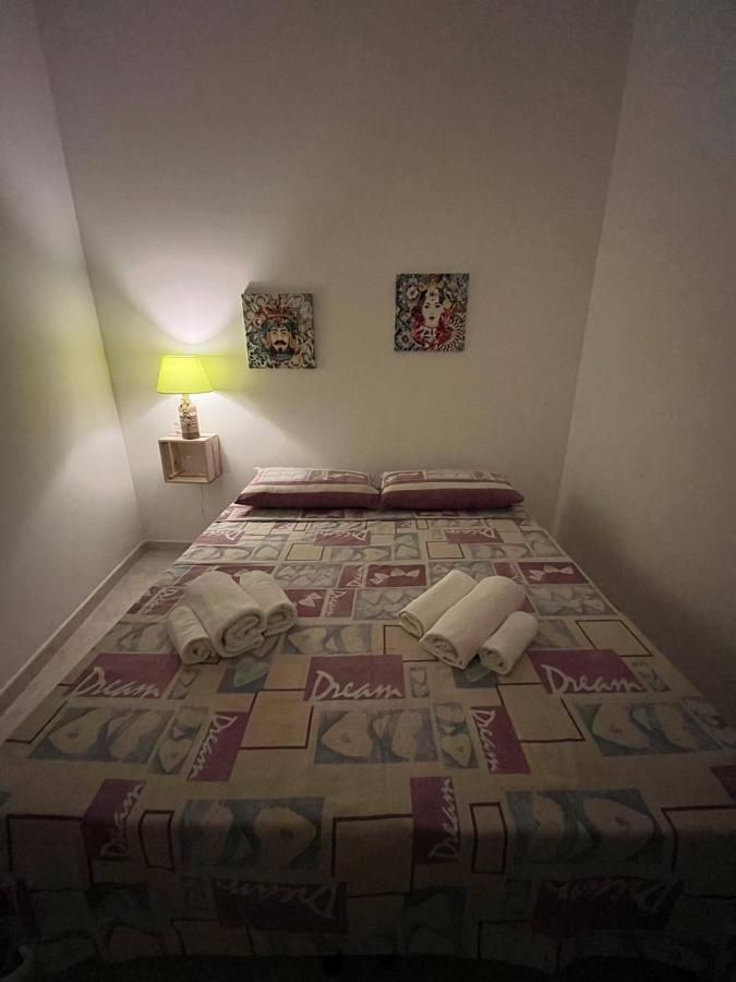 Apartamento Al Cortile Di Maqueda Palermo Exterior foto